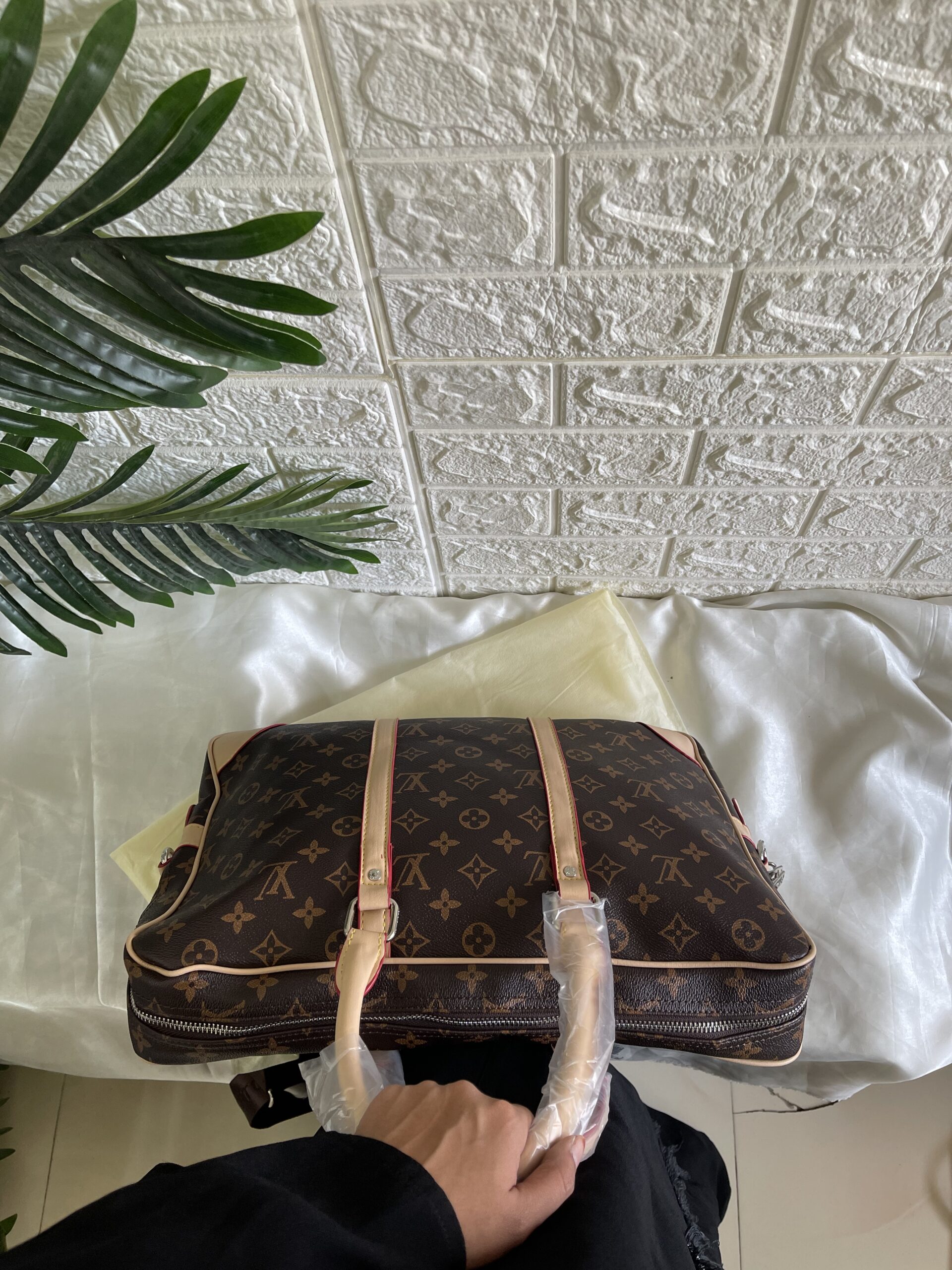 Louis vuitton college discount bag